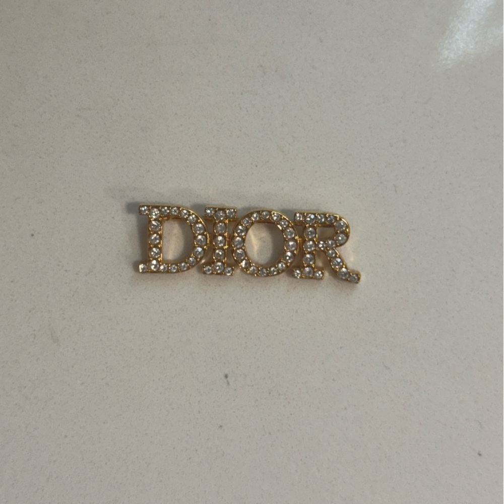 Dior Pin